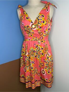 Trina Turk 100% Silk Floral Coral V-Neck Sleeveless Dress Groovy Size 2